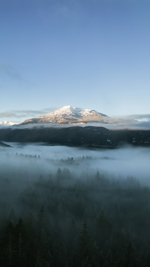 Desolate Beauty, Solitary Mountain Scene screenshot