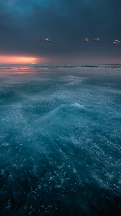 Dreams of the Frozen Lake screenshot