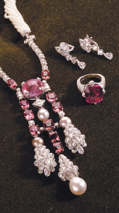 India-necklace screenshot