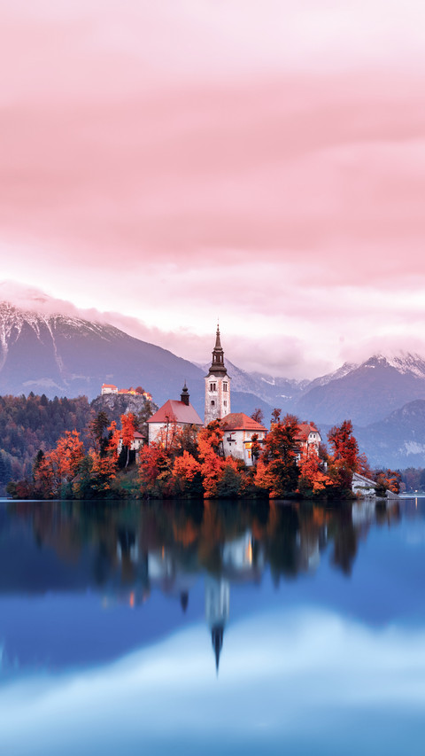Bled Lake In Slovenia, Famous and Very Popular Landmark screenshot