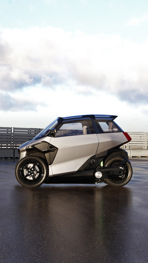 A science fiction car sitting alone screenshot