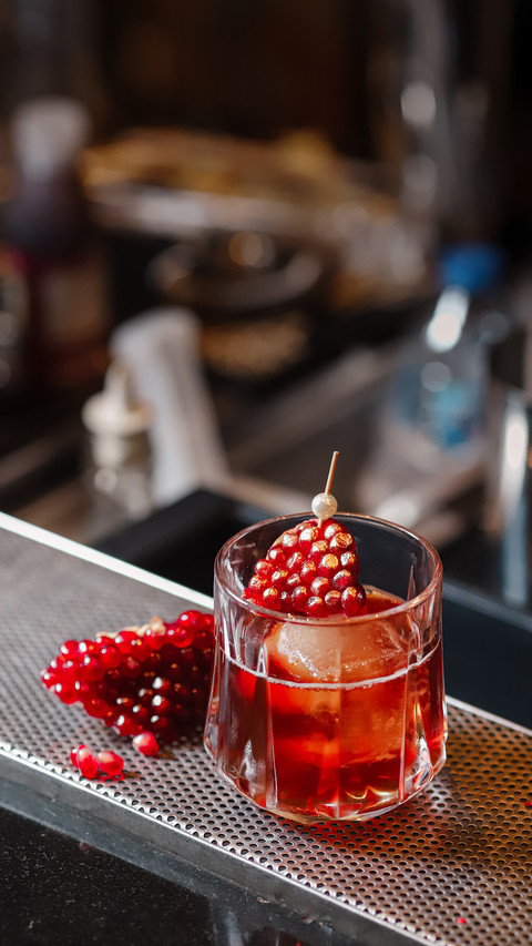 Cocktail in the bar screenshot
