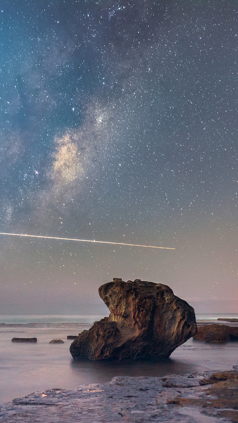 Milky way from the Turrimetta beach SYdney Australia screenshot