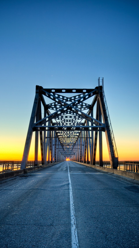 Unique Bridge Design, Airy and Elegant in Dusk Light screenshot