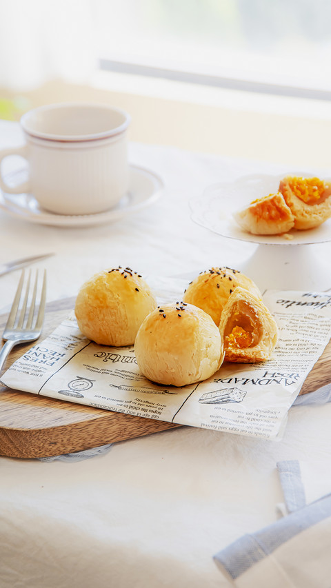 Crispy and delicious salted egg yolk pastry 0 screenshot