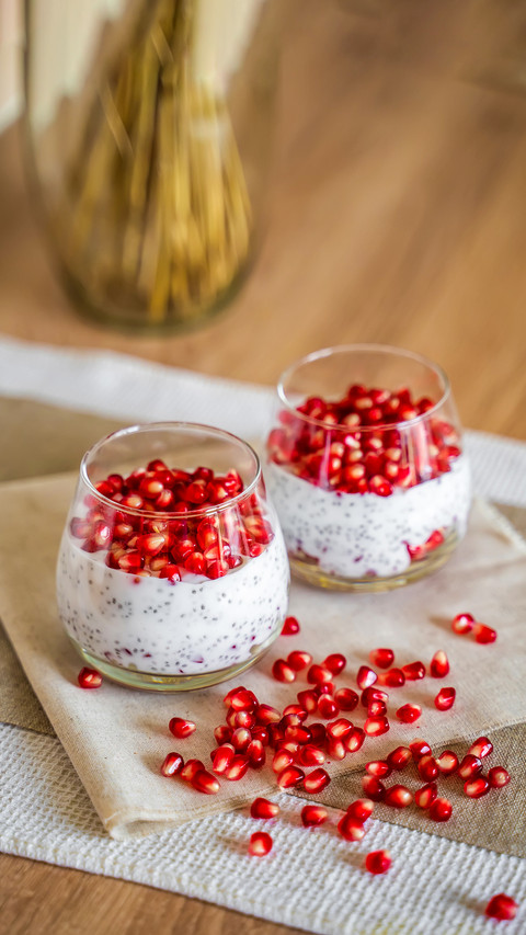 Dessert with chia seeds and pomegranate screenshot