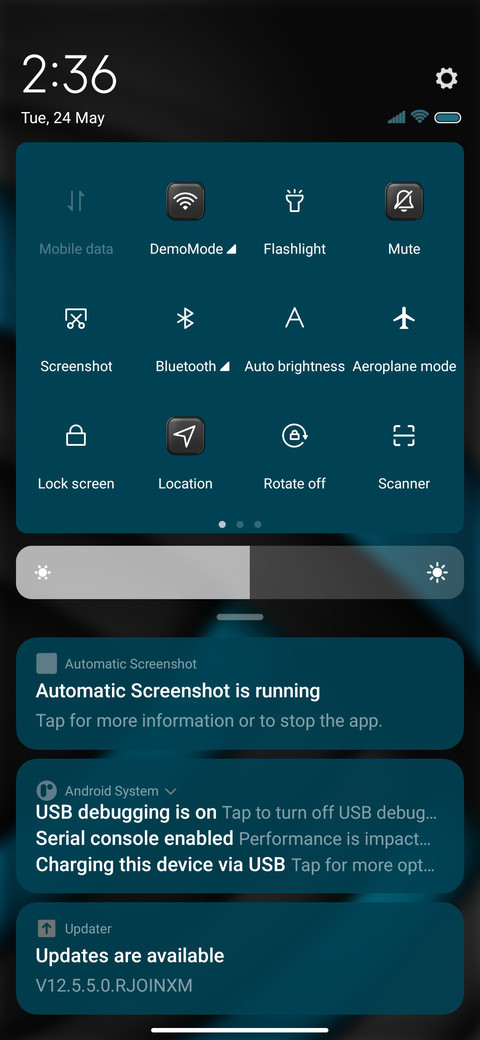 Simple blue black screenshot