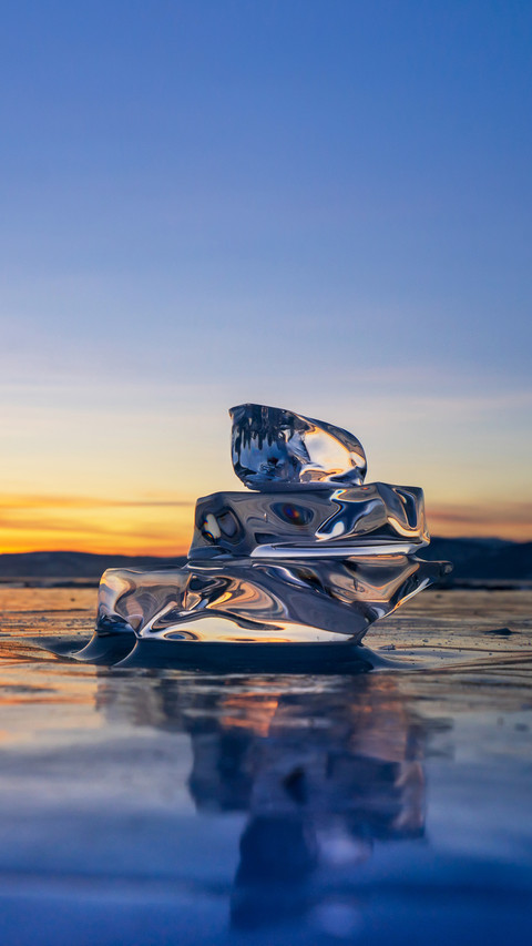 Lake Baikal ice pile in Russia screenshot