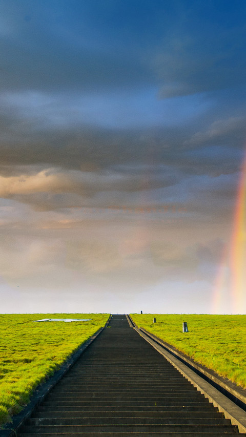 Rainbow after the rain scenery screenshot