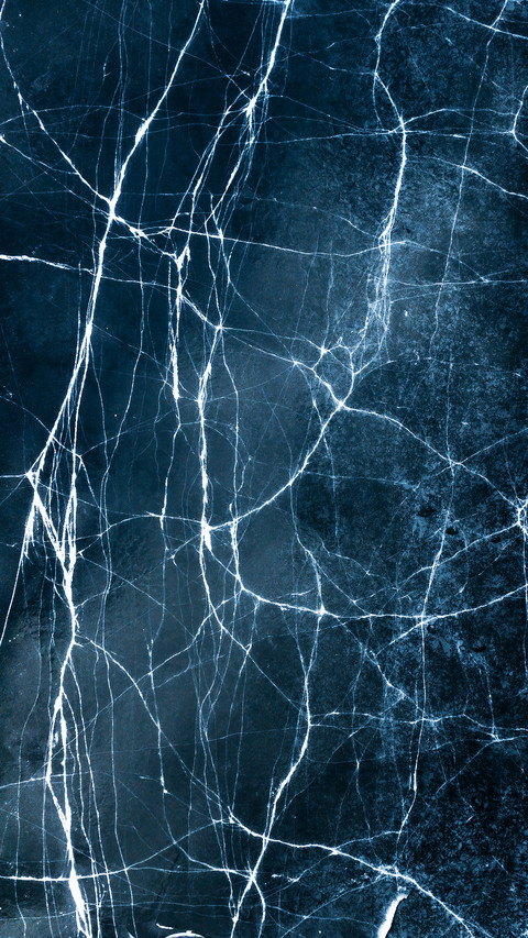 The surface of the luohe river freezes and cracks in screenshot