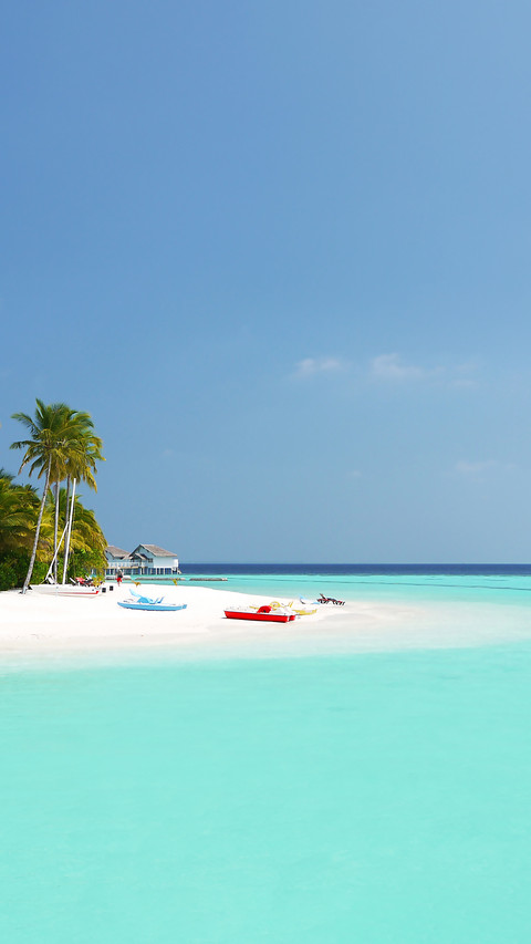 Water Villas on the Perfect Tropical Island in Maldives screenshot