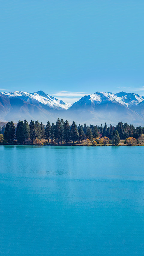 Real blue glacier lake  At the foot of the Southern Alps screenshot
