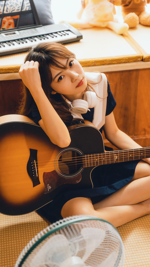 风格独特的吉他少女 screenshot