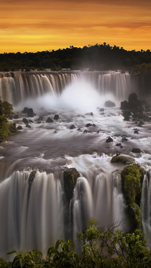 View of iguazu falls from brazilian side parana state screenshot