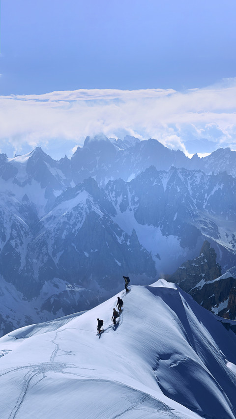 Climbers Climbing the Mountain screenshot