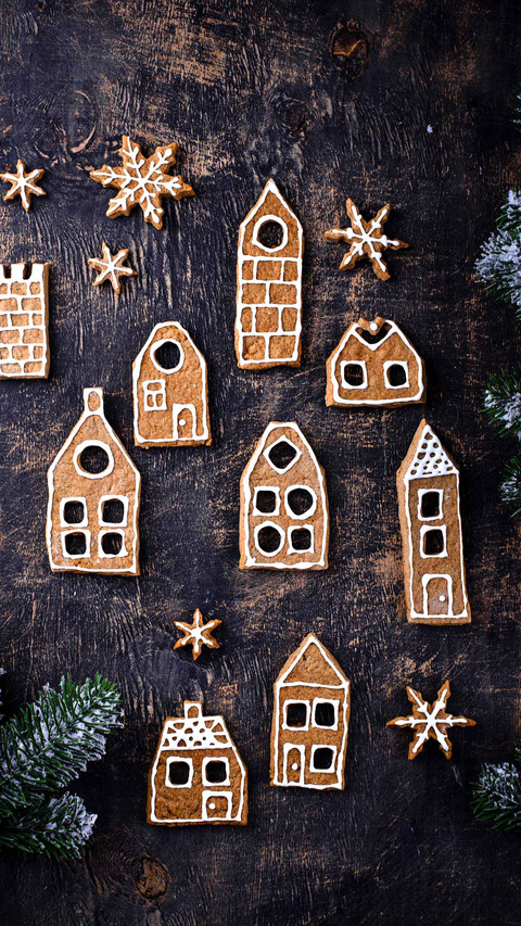 Christmas cookies in shape of gingerbread house screenshot