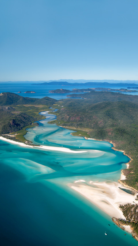 The airial view of the Whitehaven Beach and the Hill Inlet screenshot