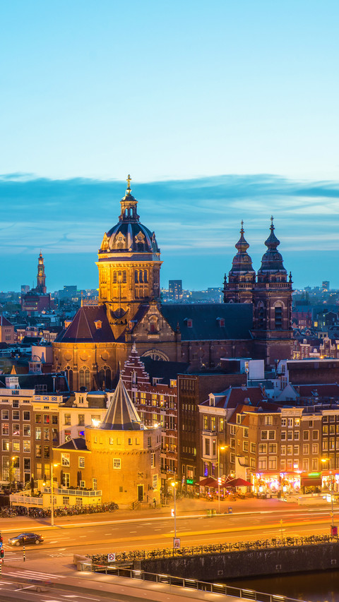 Amsterdam skyline in historical area at night amsterdam screenshot