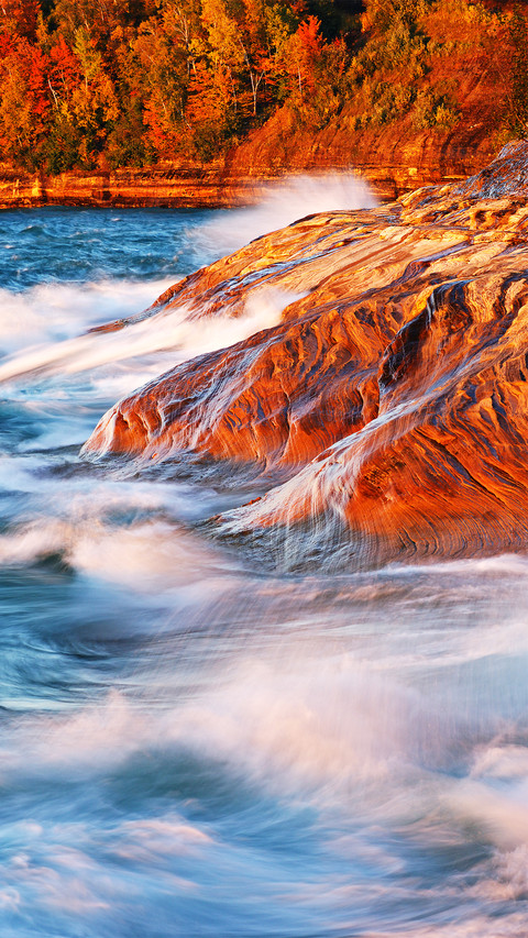 Autumn rock painting screenshot