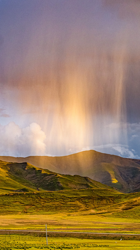 Plateau Celestial Scenery in Ali Region, Xizang, China screenshot