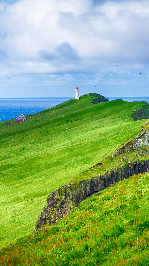 Red and white lighthouse screenshot
