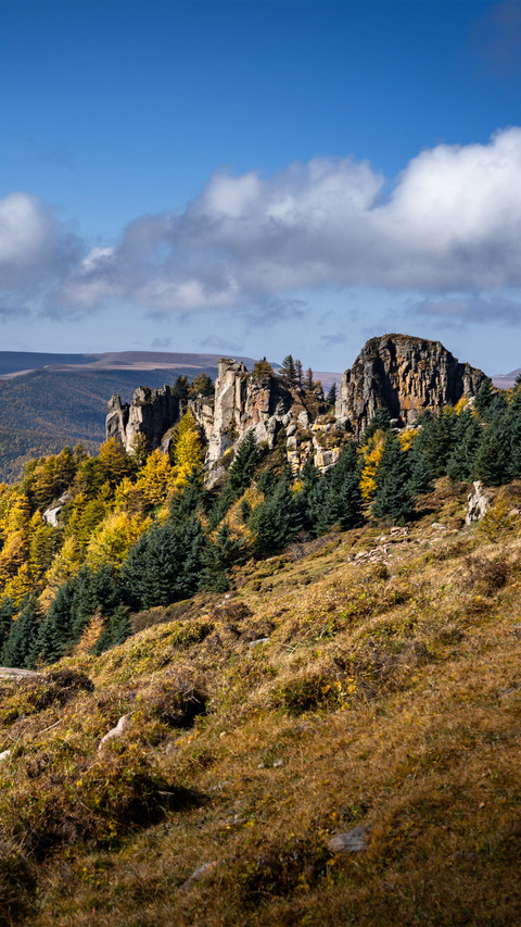 The autumn scenery of luya mountain screenshot