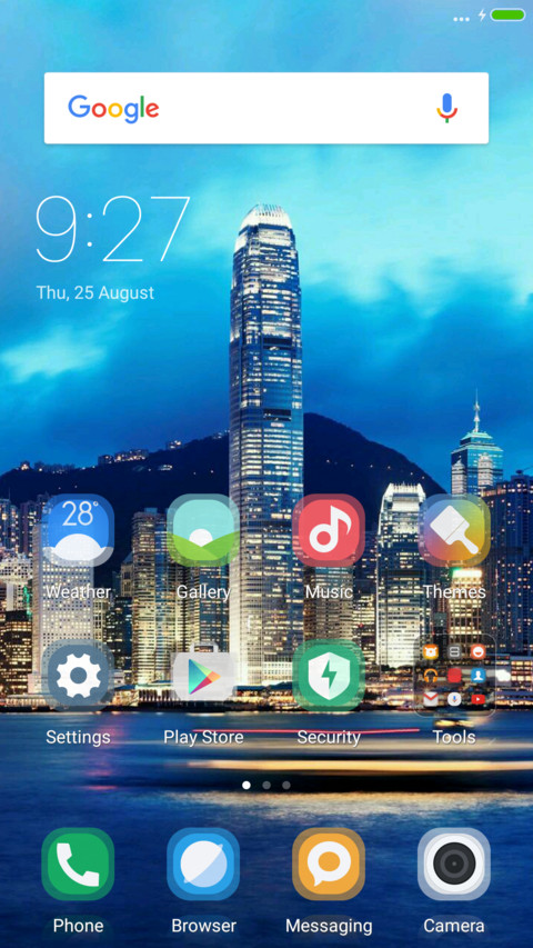 Bustling city screenshot