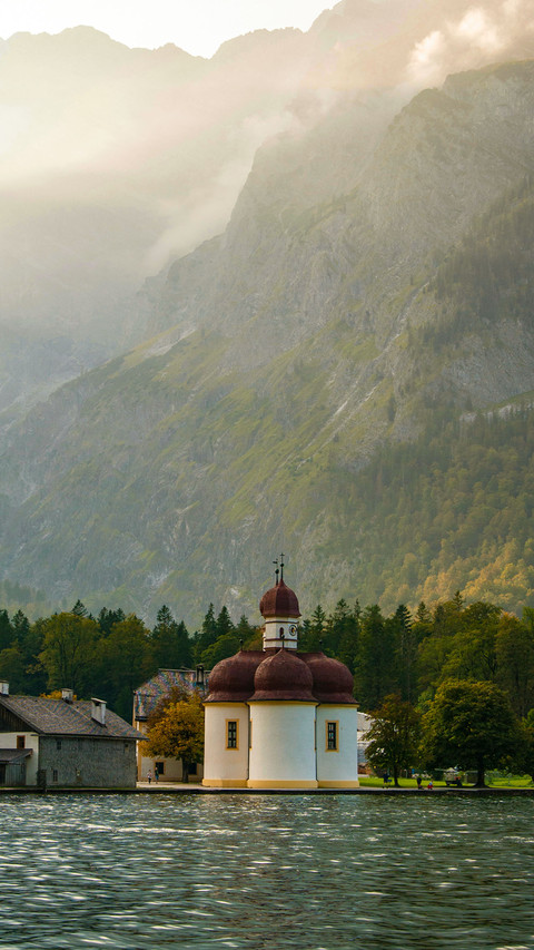 Church on the German lake screenshot