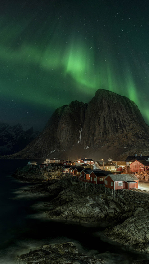 The beautiful threat of the aurora screenshot