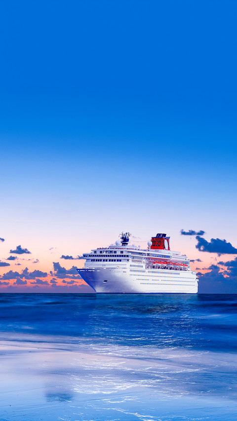 Big cruise liner in Mediterranean sea screenshot
