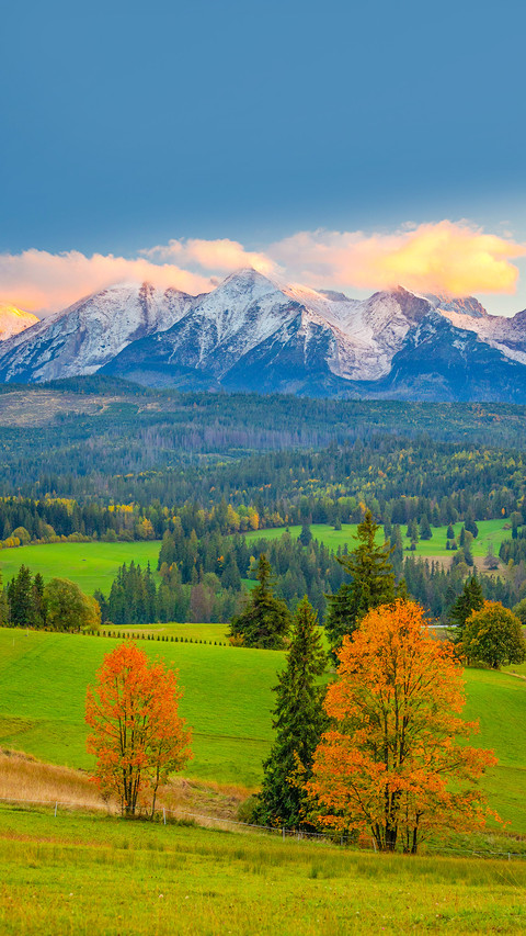 A beautiful autumn landscape of the Tatra Mountains screenshot