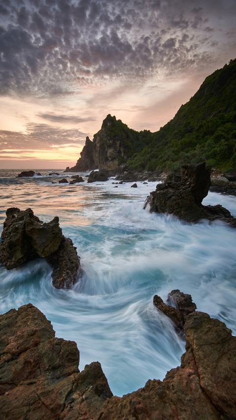 秀美绮丽的岩石海岸 screenshot