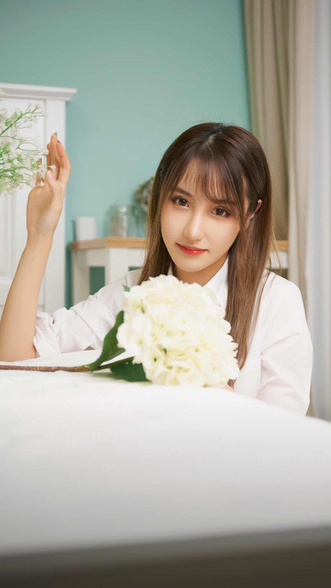 遇见一位“白色女生” screenshot