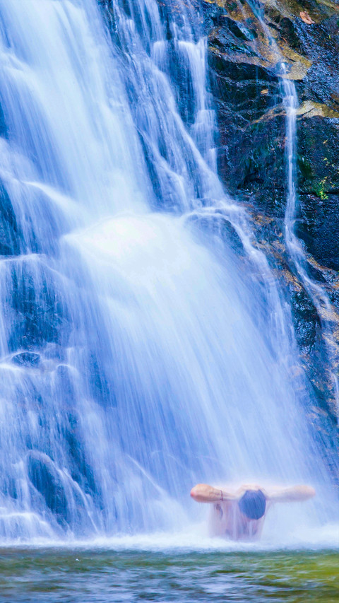 Refreshing Waterfall screenshot