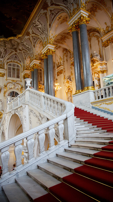 The grand staircase at the hermitage museum screenshot
