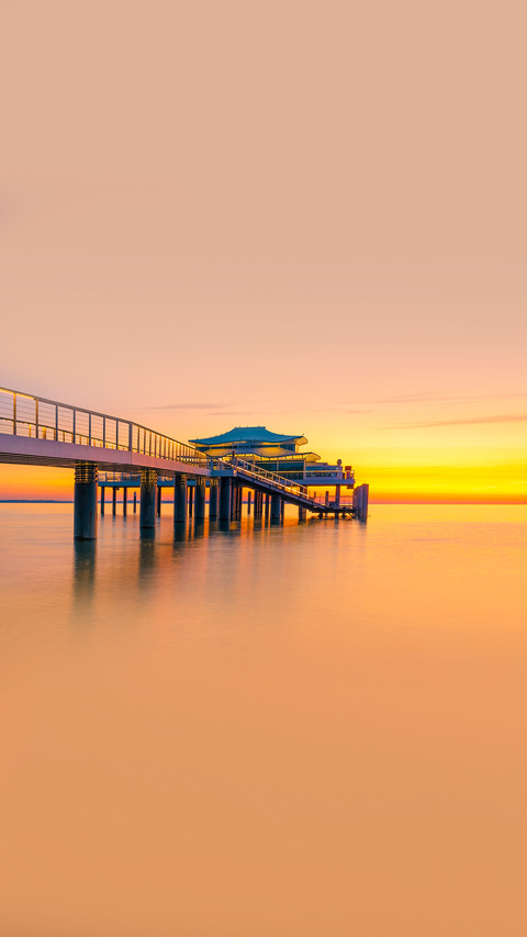 Fantastic morning seascape of Baltic sea screenshot