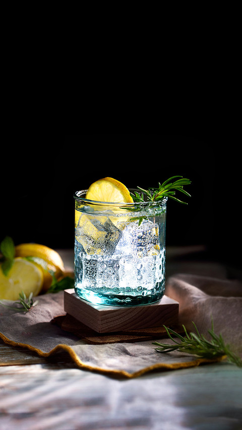 A Glass with Some Ice Cubes screenshot
