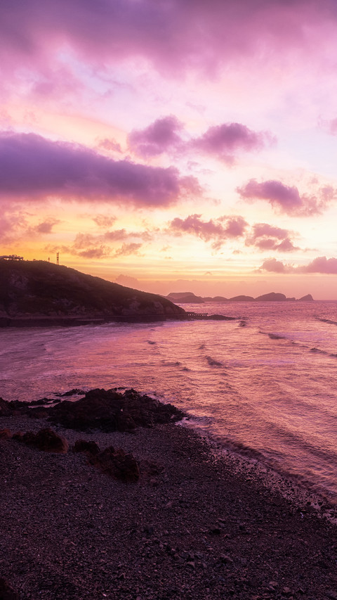 The beach at sunset before the typhoon arrives screenshot