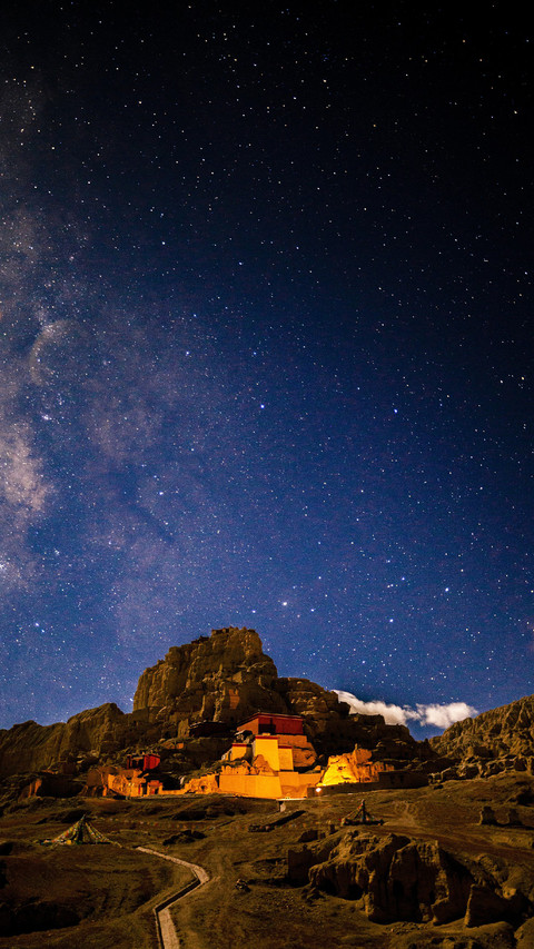 Castle Under The Beautiful Starry Sky screenshot