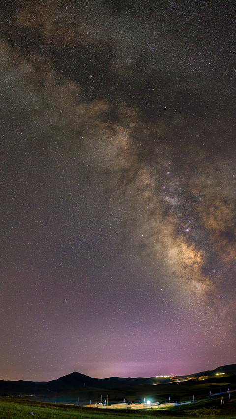 The starry river roams in the boundless realm screenshot