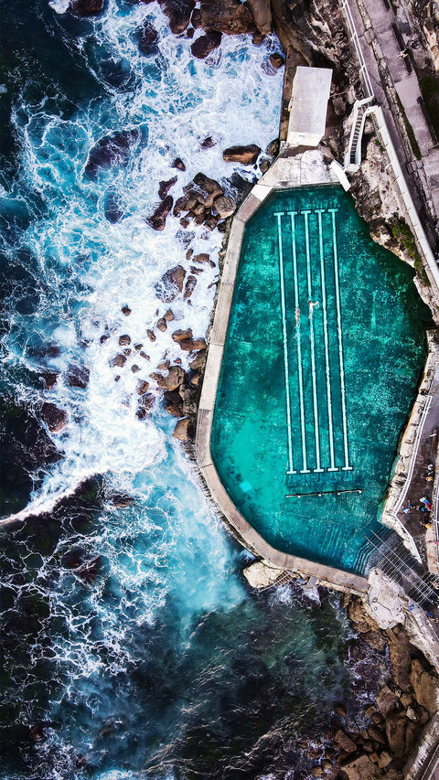 Cello swimming pool screenshot