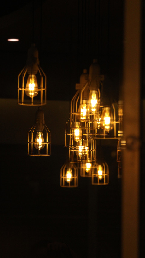 Antique or Vintage Style Light Bulb screenshot