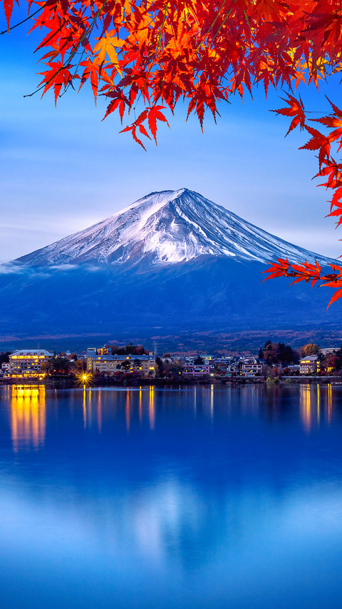 Fuji mountain and Kawaguchiko lake in morning screenshot