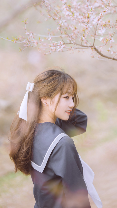 Female Students under Cherry Trees in Spring screenshot