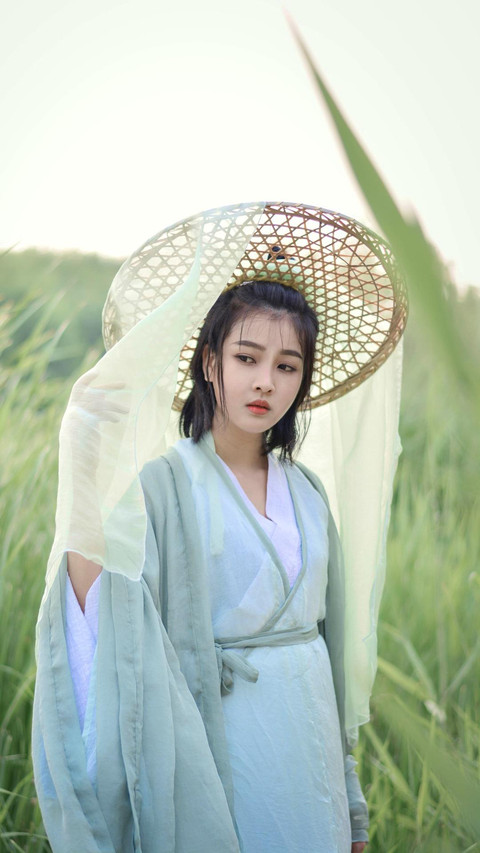 着一袭青衣于山水间 screenshot