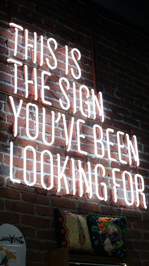 BILLBOARD SIGN screenshot