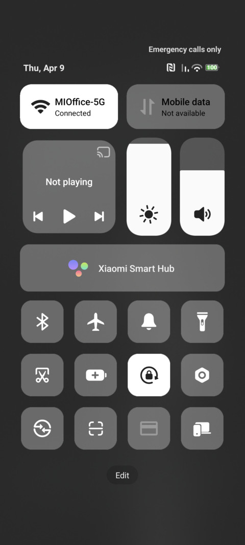 Black minimalist screenshot