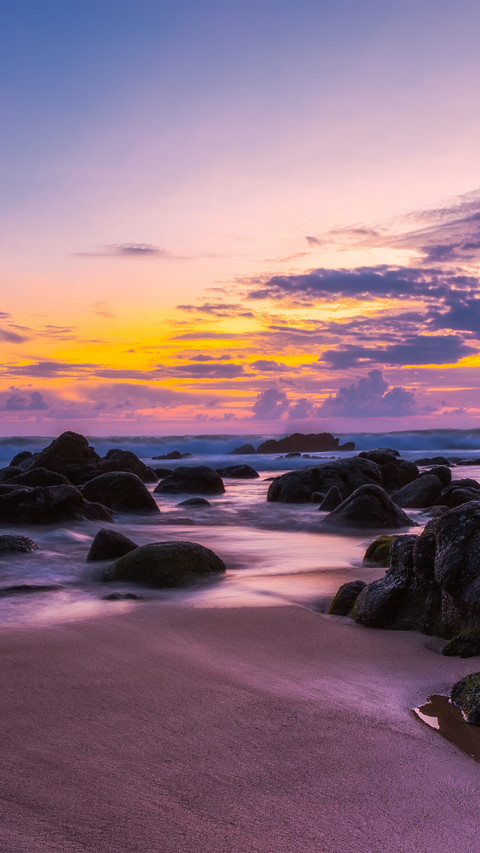 Sunset by the seaside in phuket screenshot