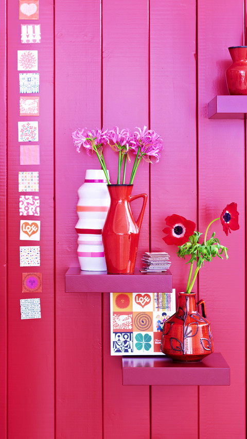 To furnish in red shades screenshot