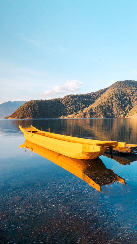 The sunrise over the lake scenery screenshot